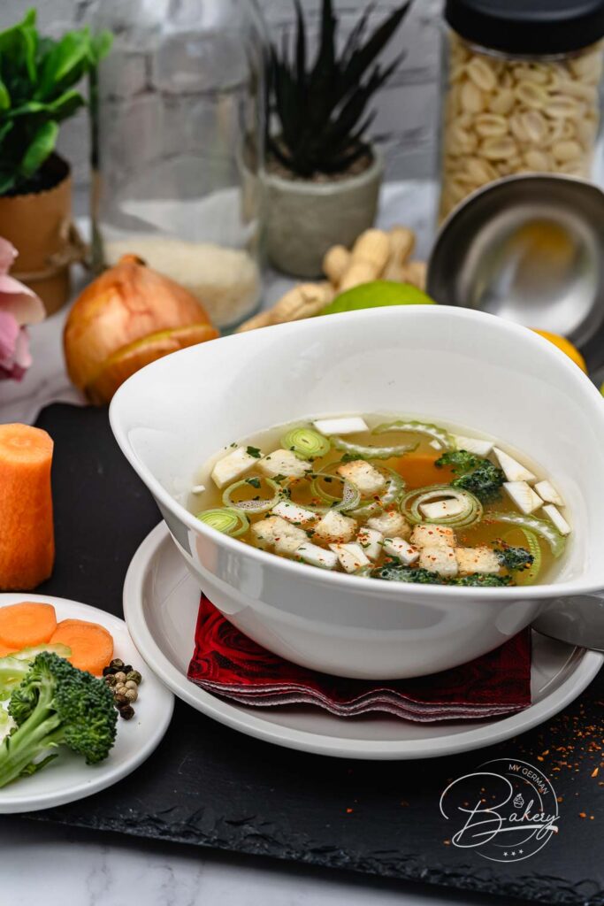 Klassische Hühnersuppe, einfach erklärt – gegen Erkältung