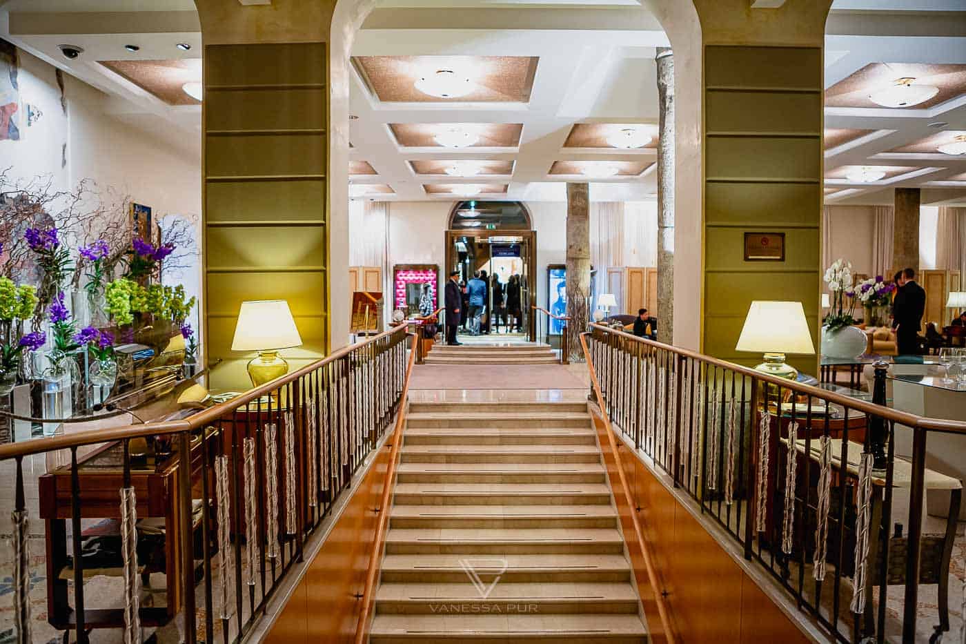 Four Seasons Hotel Mailand - Erfahrung & Eindruck - Eindruck vom Luxushotel Four Seasons Hotel Mailand in der Via Gesù in Milan. Mitten in der Innenstadt mit Luxus-Wellness, Bar und Shopping.