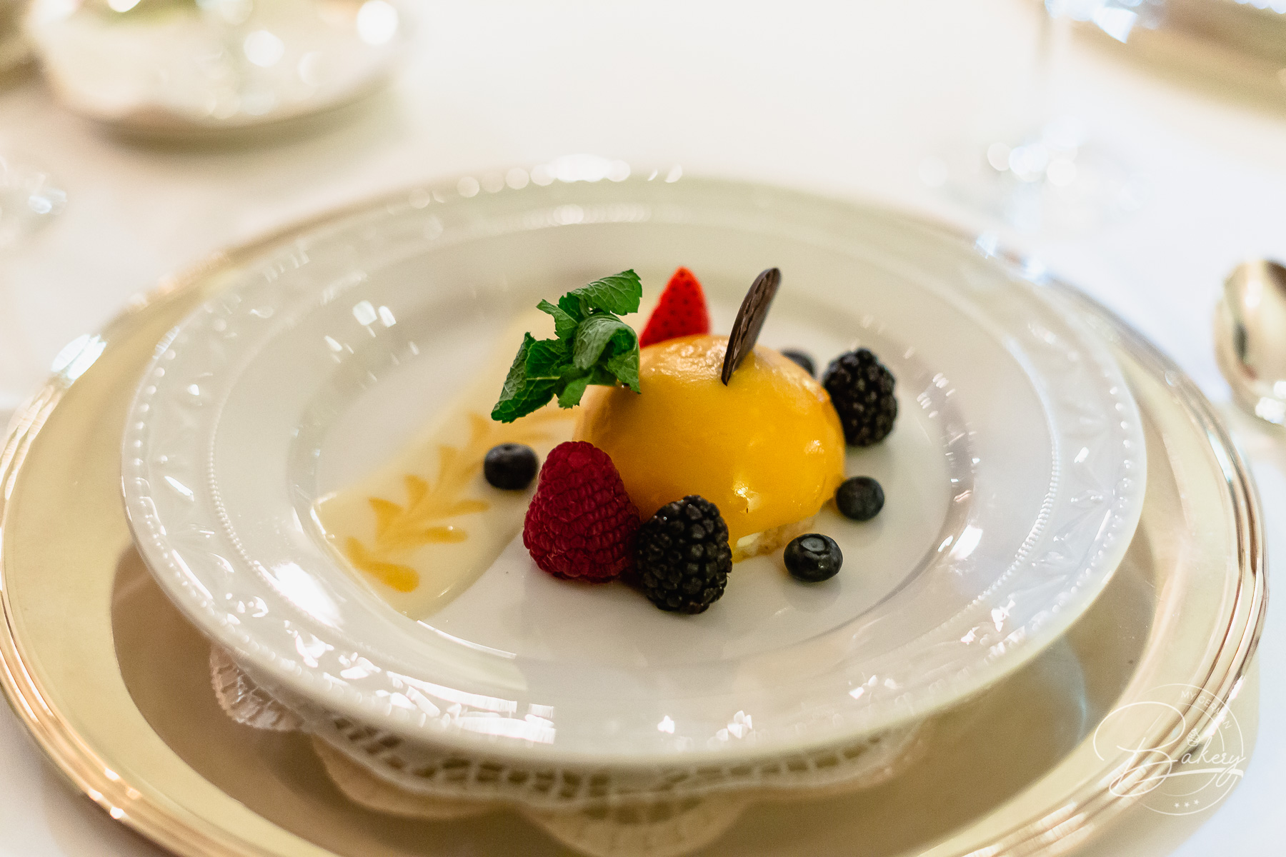 Der Bristol Grill Berlin am Kurfüstendamm in Berlin - Erlebnisgastronomie - "The Grill" am Kudamm in Berlin im KEMPI Hotel Kempinski - Der GRILL im KEMPI in Berlin - am Ku