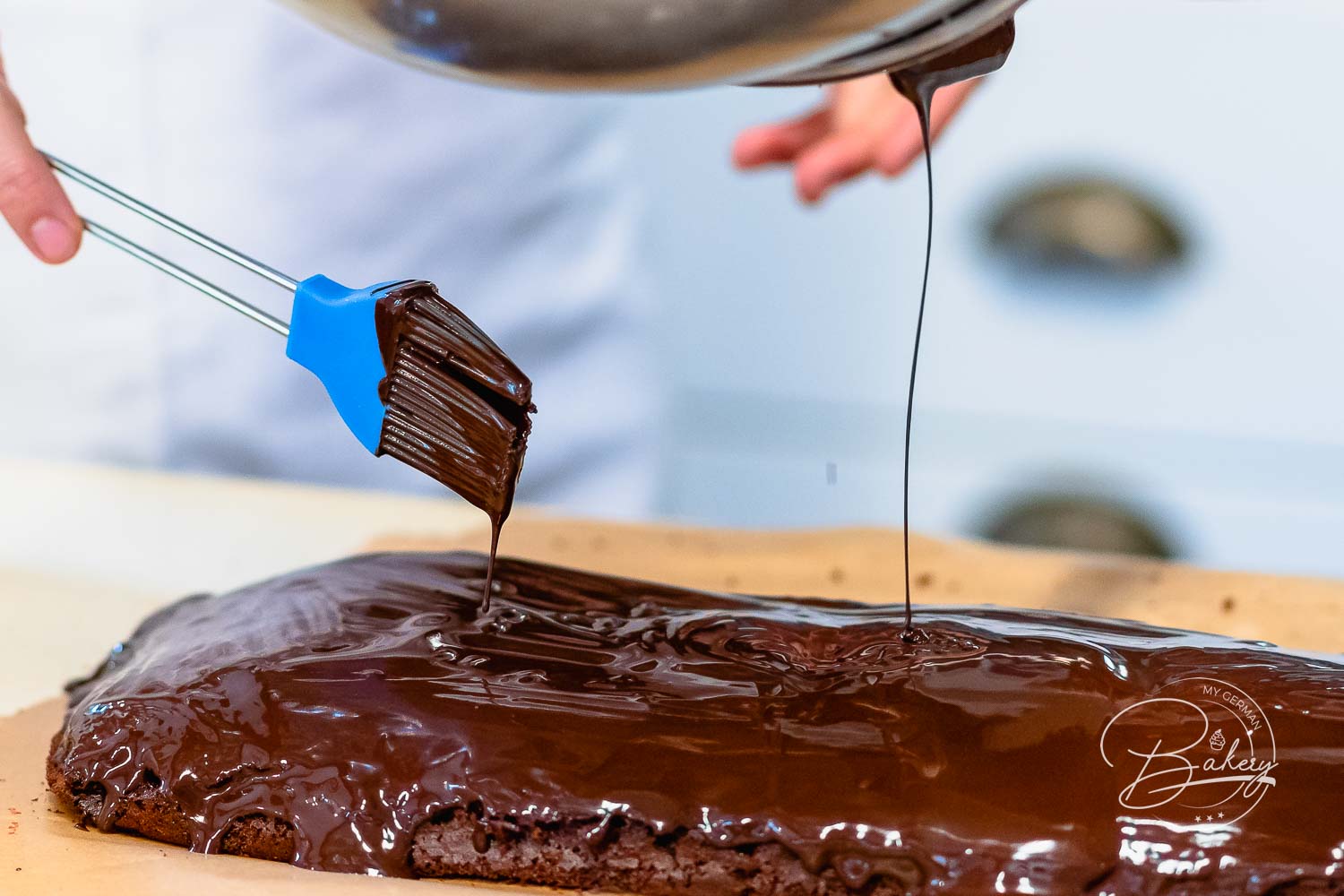 Chocolate coating - Chocolate Brownies Recipe - Christmas Brownies - Gingerbread Brownies Recipe - Simple recipe Christmas cake with chocolate - Gingerbread brownie with chocolate - Traditional cake recipe - Baking instructions - simple quick brownie cake with gingerbread spices