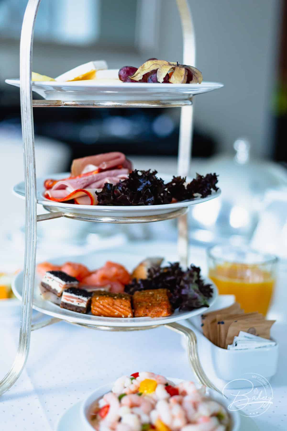 Inroom-Dining im Hotel Atlantic Kempinski Hamburg - Frühstück & Dinner - Inroom-Dining im Luxushotel Kempinski Hotel Atlantic in Hamburg. Ein Blick auf die Alster, ein schönes Frühstück, ein tolles Abendessen - Erfahrungen