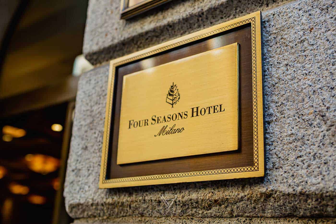 Four Seasons Hotel Mailand - Erfahrung & Eindruck - Eindruck vom Luxushotel Four Seasons Hotel Mailand in der Via Gesù in Milan. Mitten in der Innenstadt mit Luxus-Wellness, Bar und Shopping.
