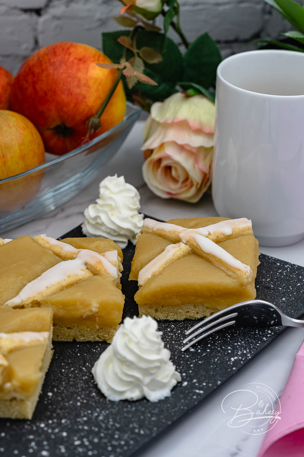Simple sheet cake recipe with apple sauce - lattice cake as apple cake as a simple, quick and easy cake