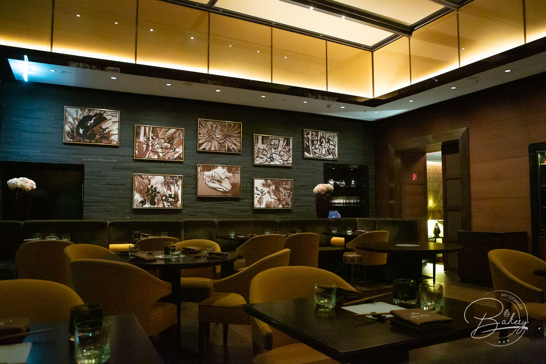 Sra Bua by Tim Raue - Restaurant Adlon Berlin - Abendessen am Brandenburger Tor, im Restaurant Sra Bua by Tim Raue. Hotel Adlon Berlin, thailändische Küche, Ruam Gan, geteiltes Menü mit Asiatischer Küche