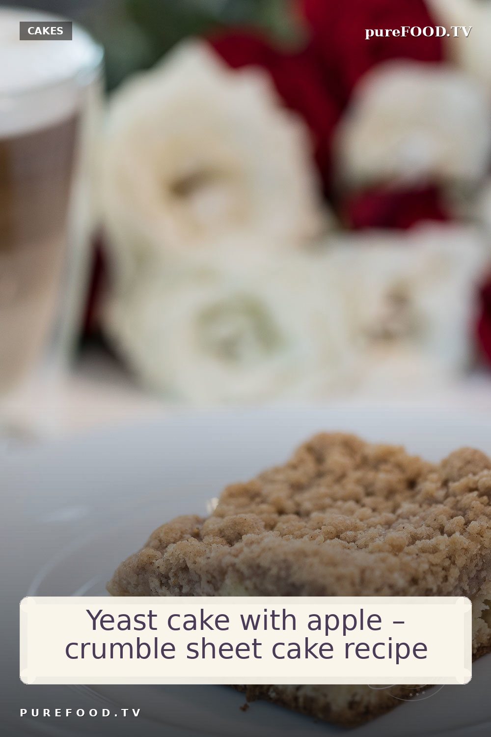 Our recipe for yeast cake with apple as a sheet cake recipe with crumbles. A simple and delicious crumble cake recipe with applesauce, quickly homemade as a delicious cake on Sunday, also suitable for beginners.